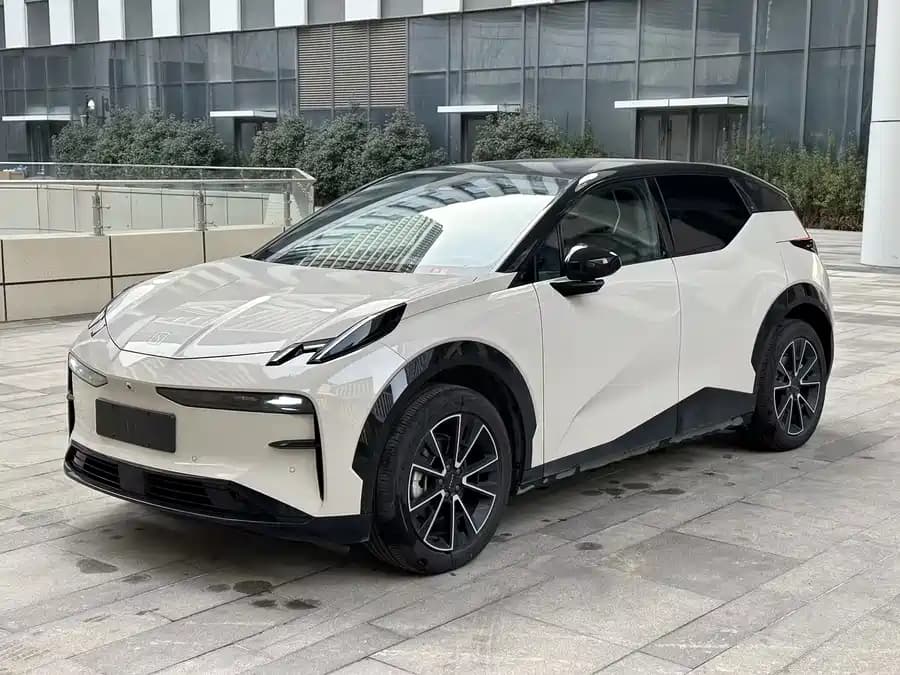 Zeekr x 2025 — купить из Китая в Минск