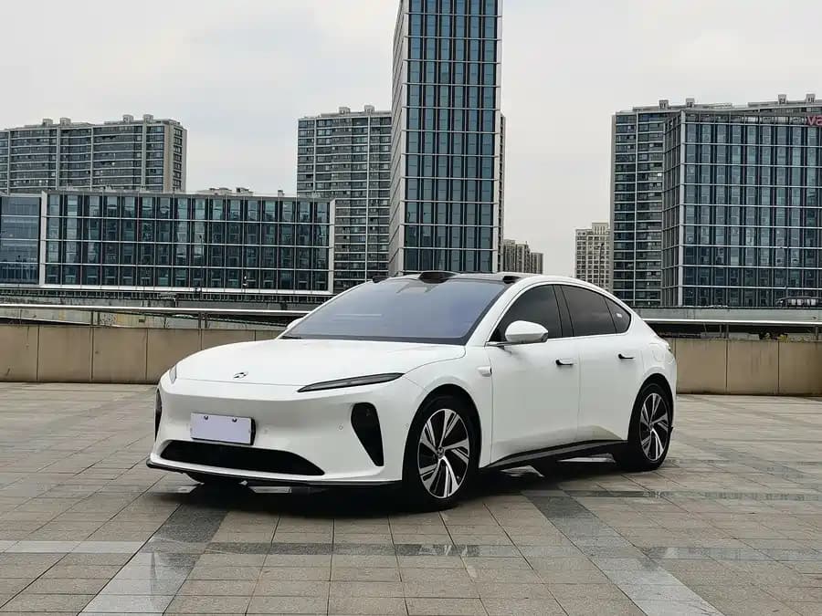 NIO ET5