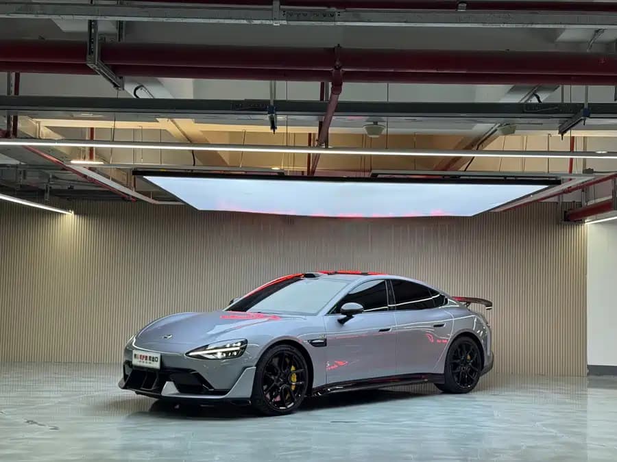 Xiaomi SU7 Ultra 2025