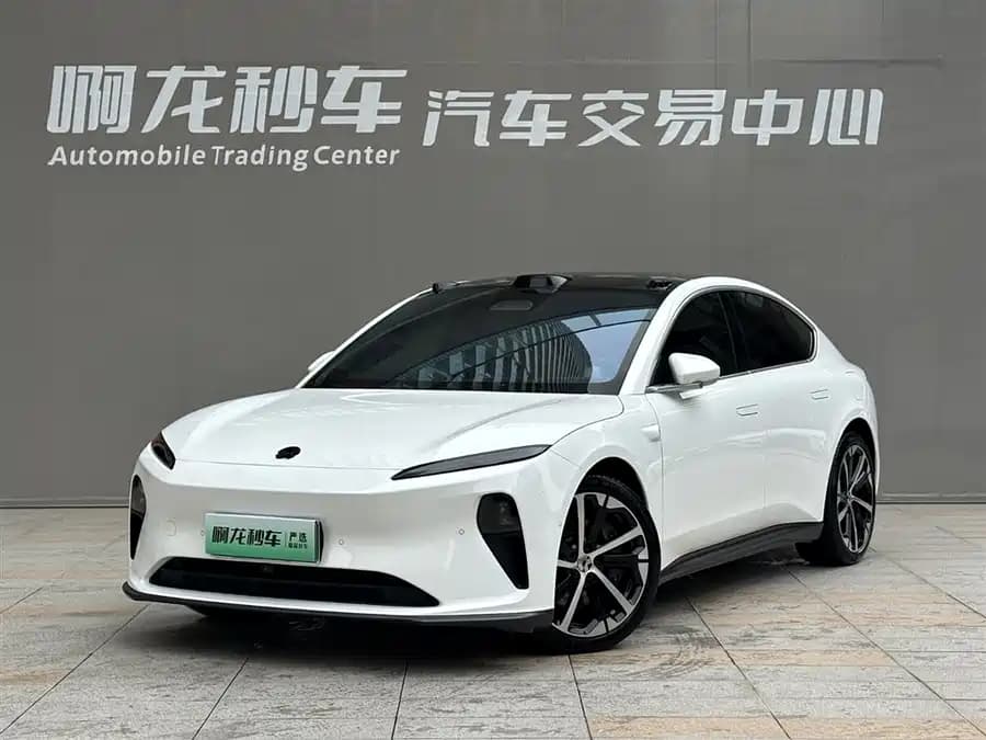 NIO ET5