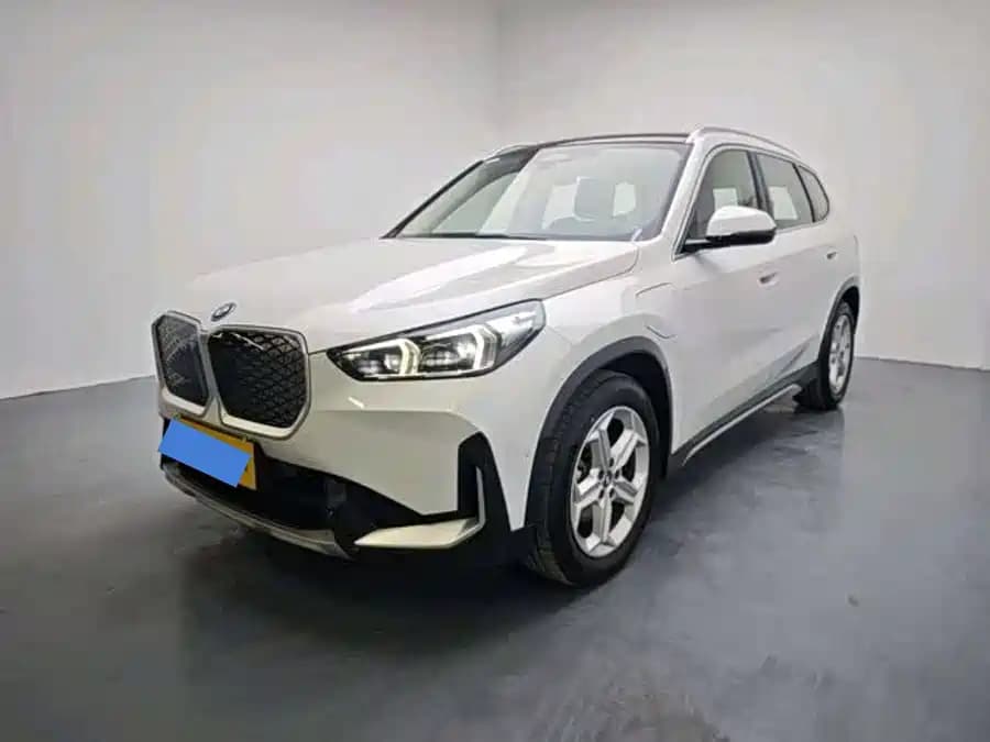 BMW iX1 2025