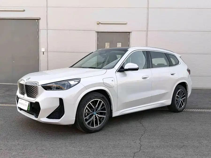 BMW iX1 2023