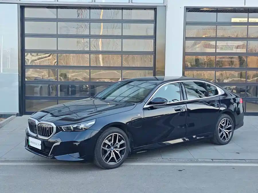BMW i5