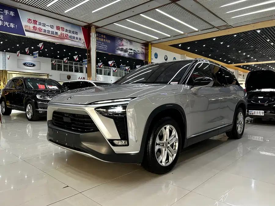 NIO ES8