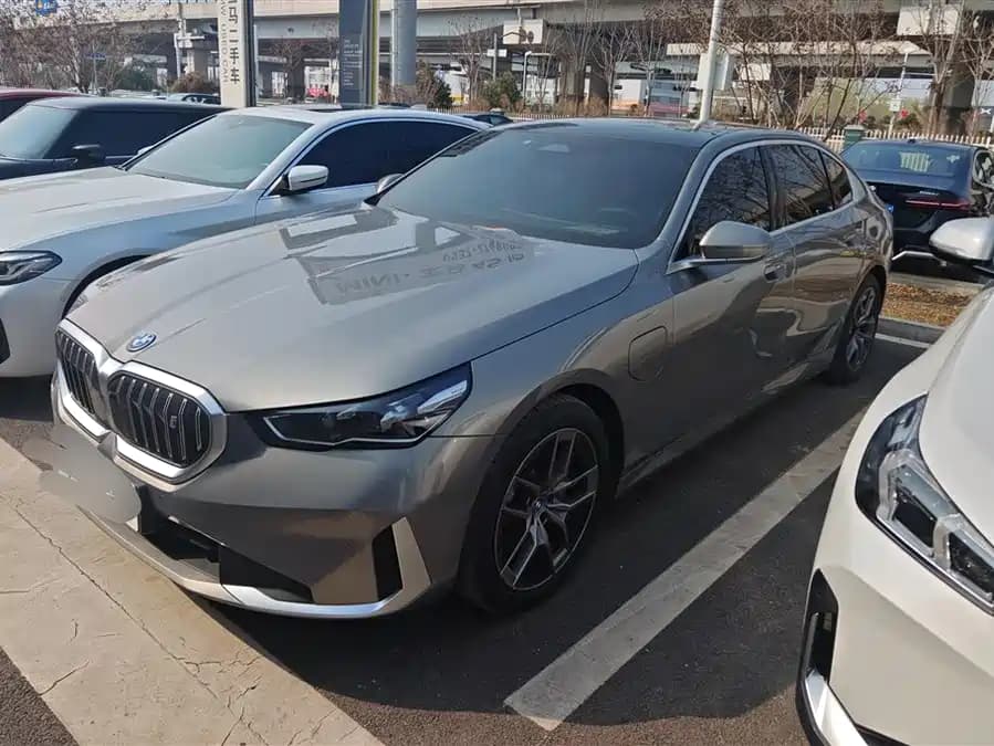BMW i5