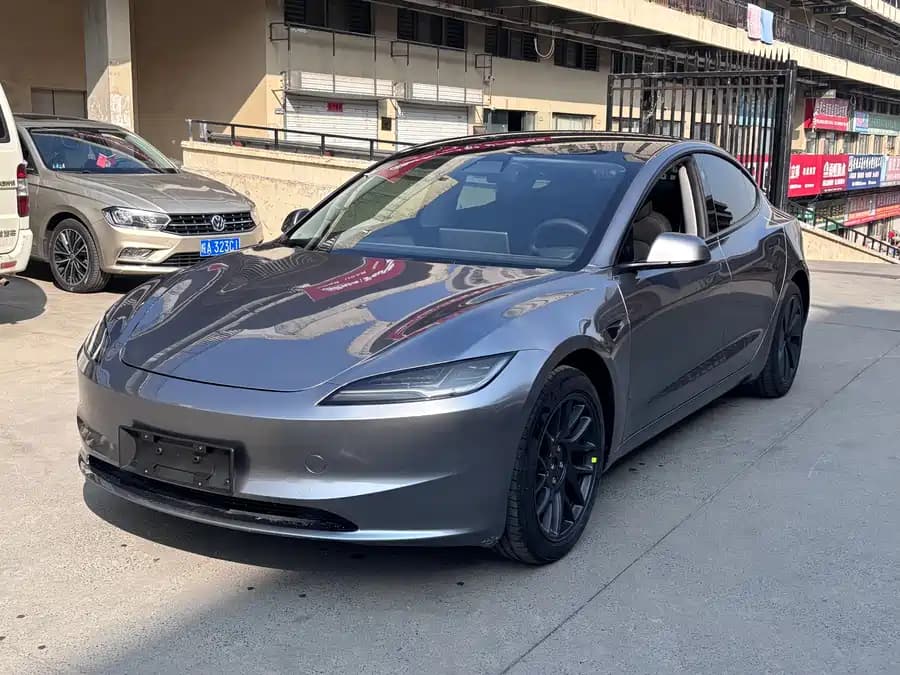 Tesla 3 2023