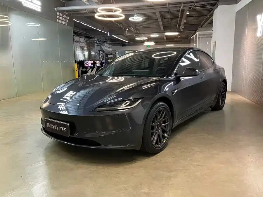 Tesla 3 2025
