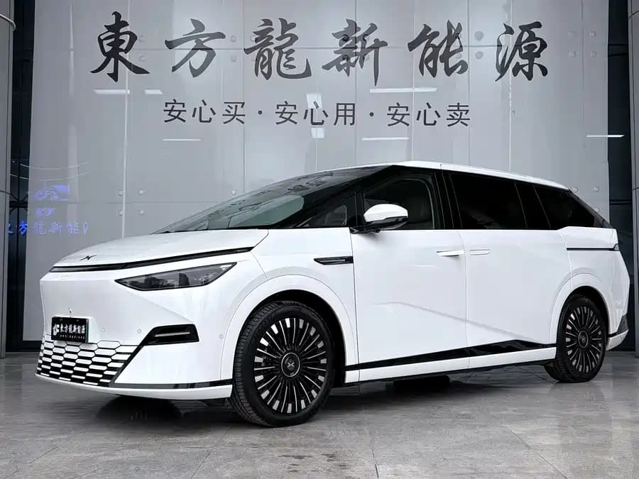 Xpeng X9 2025