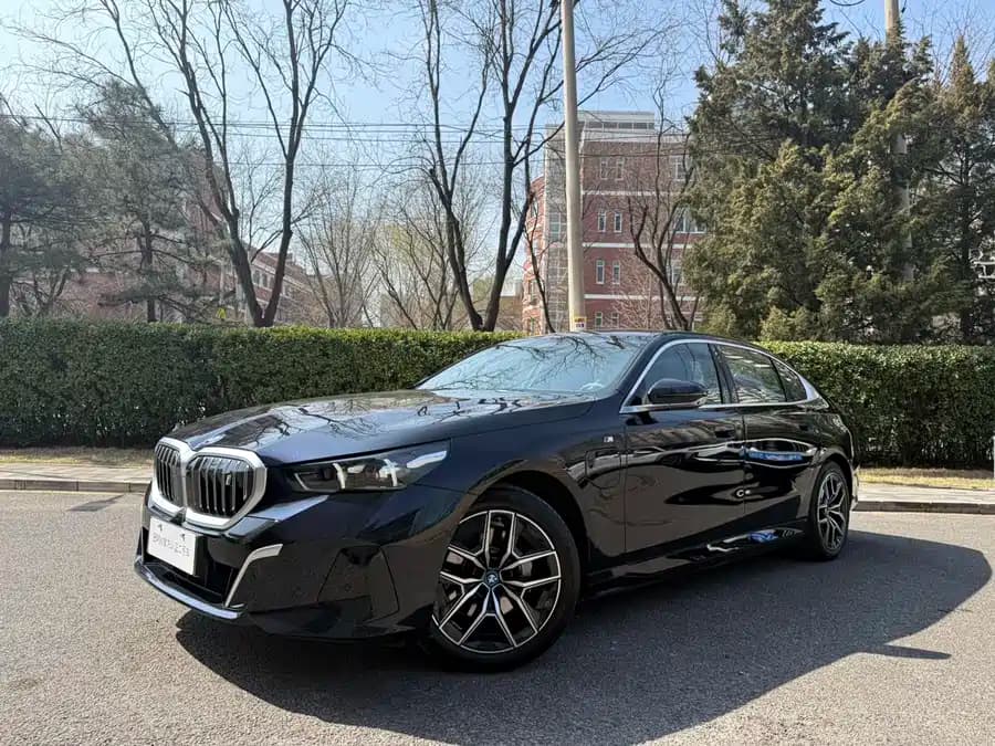 BMW i5 2025