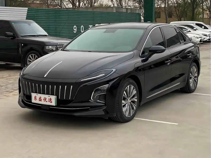 Hongqi E-QM5