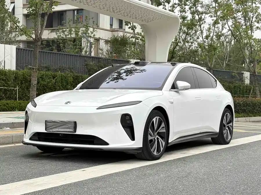 NIO ET5