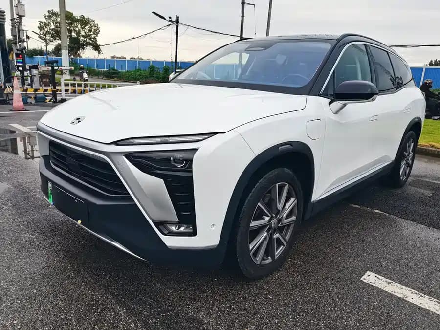NIO ES8