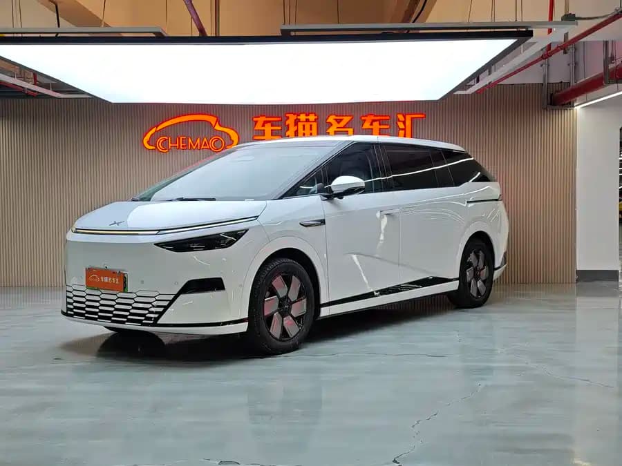 Xpeng X9 2024
