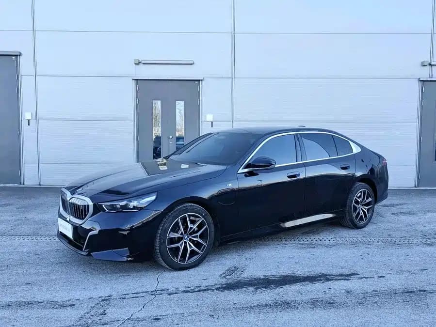 BMW i5