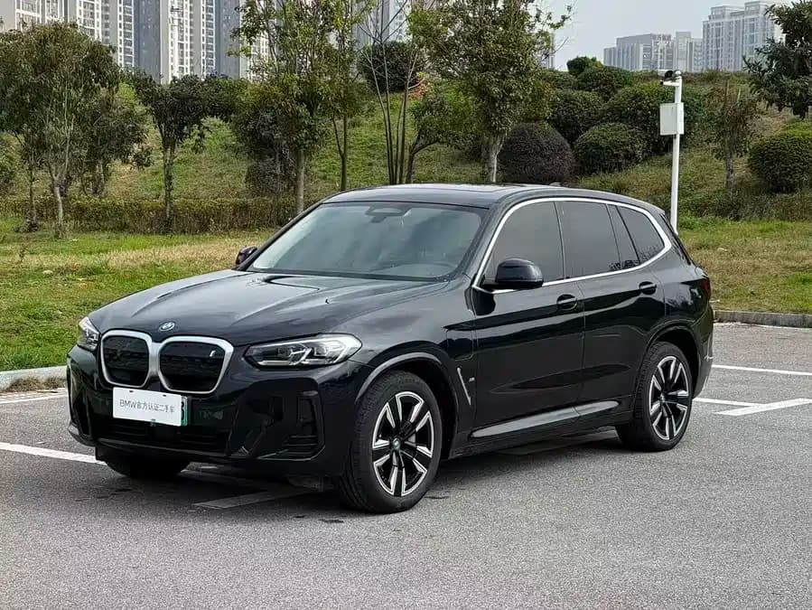 BMW iX3
