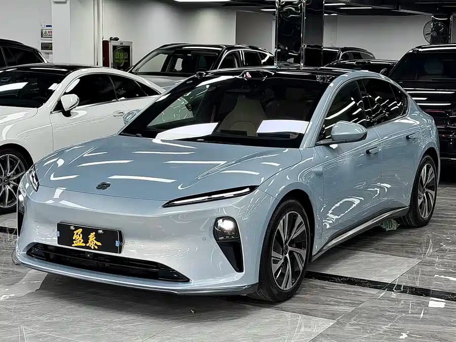 NIO ET5