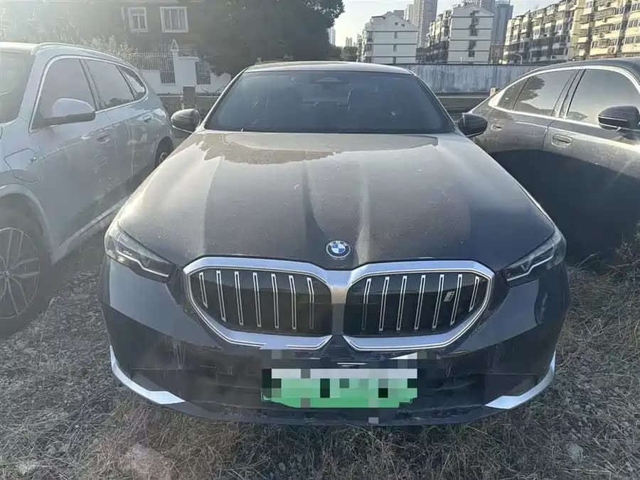 BMW i5