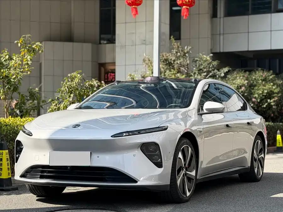 NIO ET7