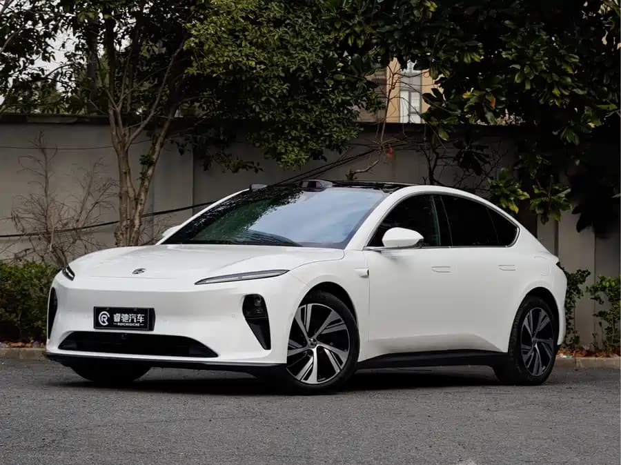 NIO ET5
