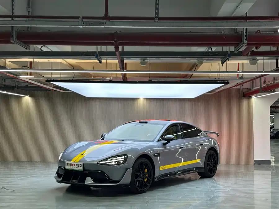 Xiaomi SU7 Ultra 2025