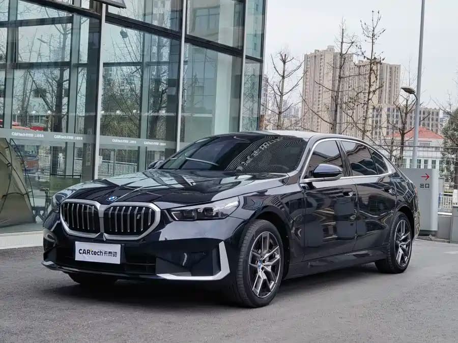 BMW i5