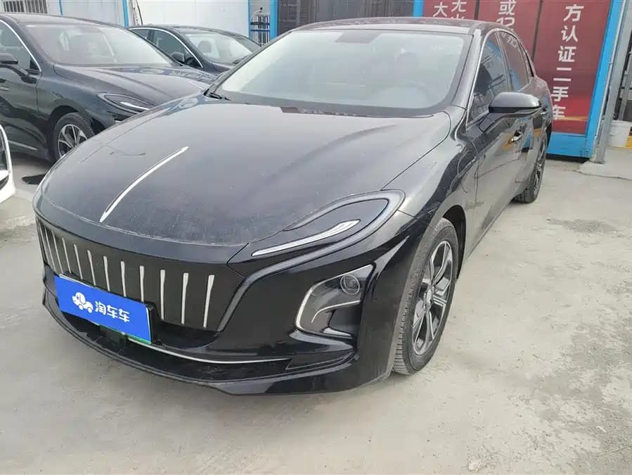 Hongqi E-QM5