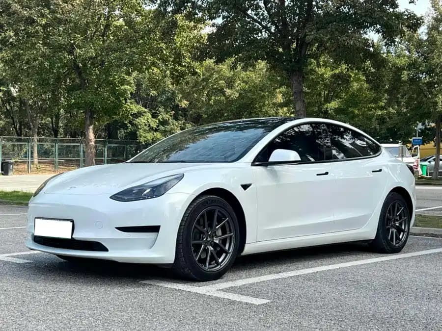 Tesla 3