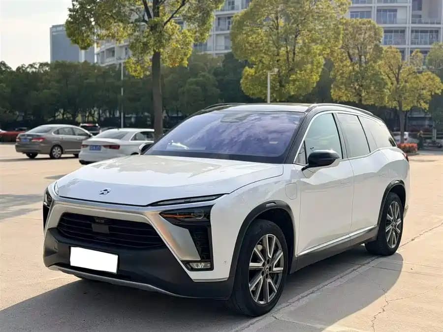 NIO ES8
