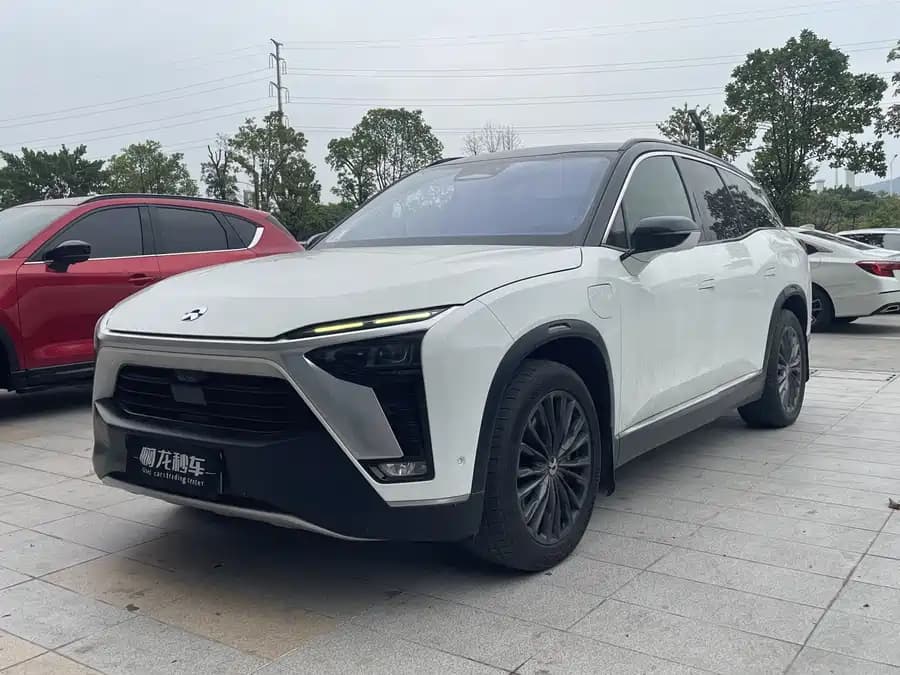 NIO ES8