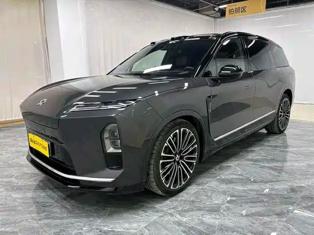 NIO ES8