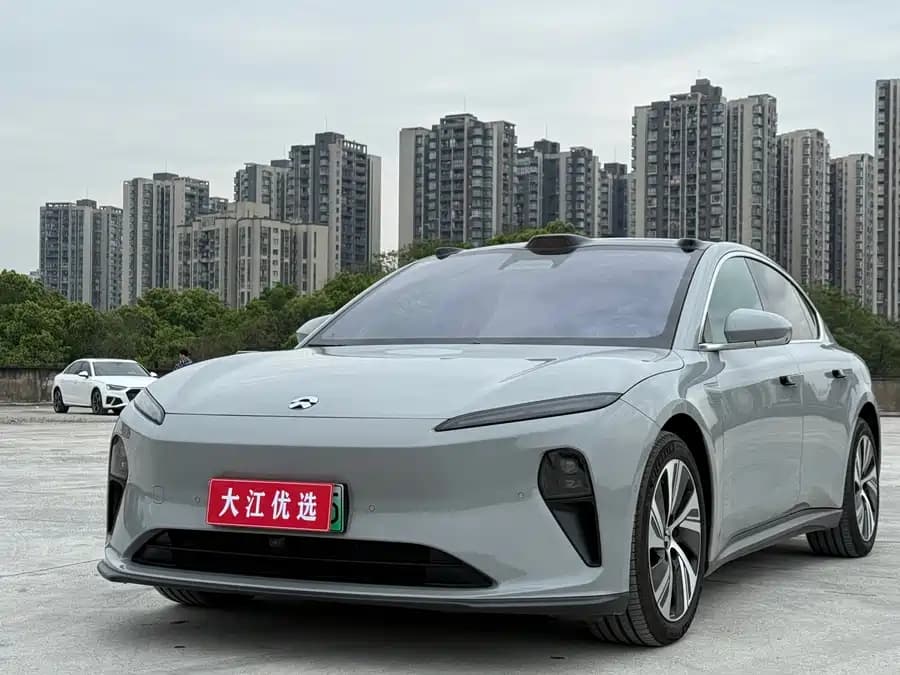 NIO ET5