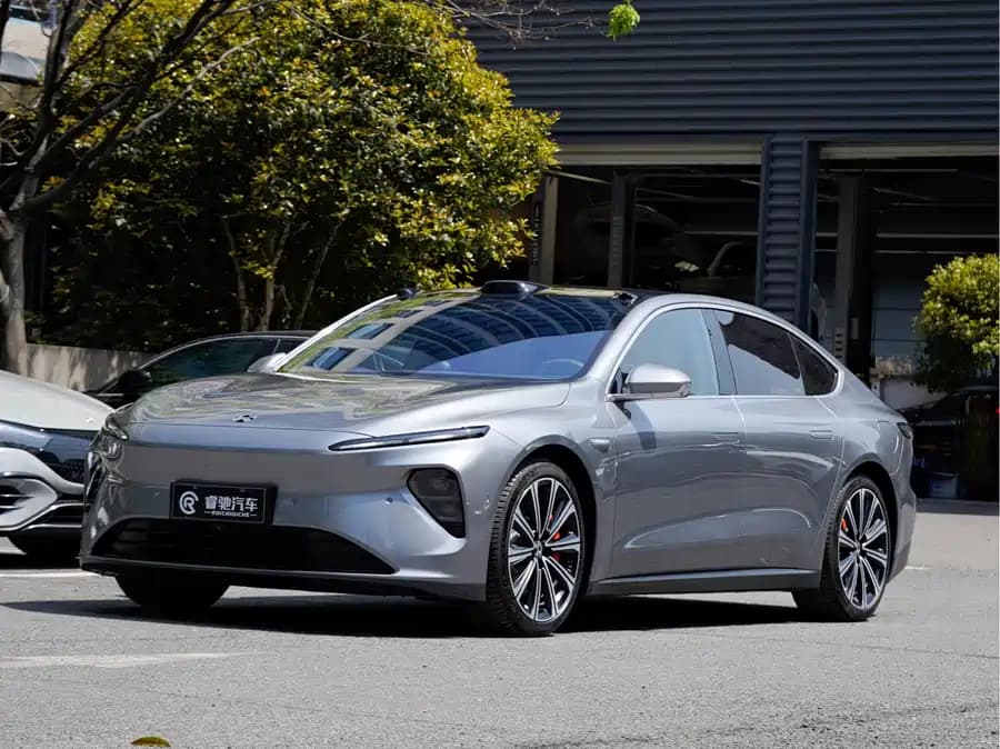 NIO ET7