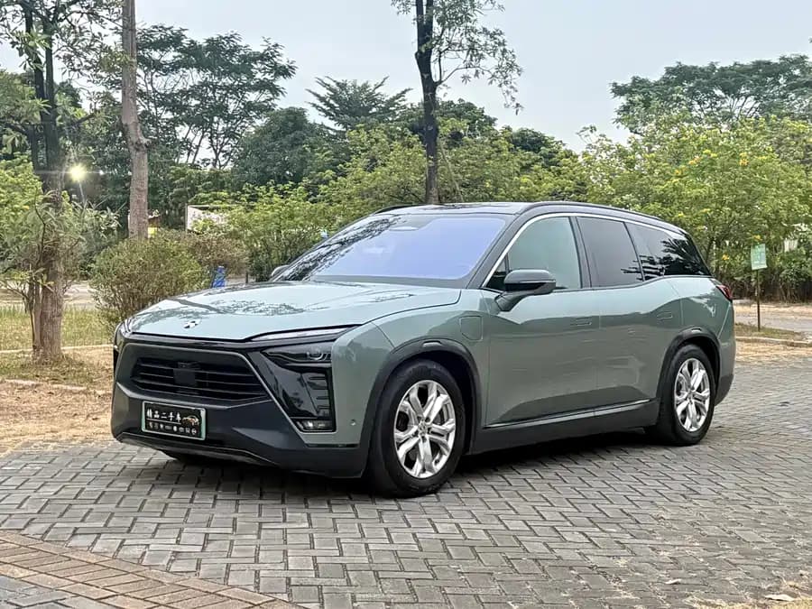 NIO ES8