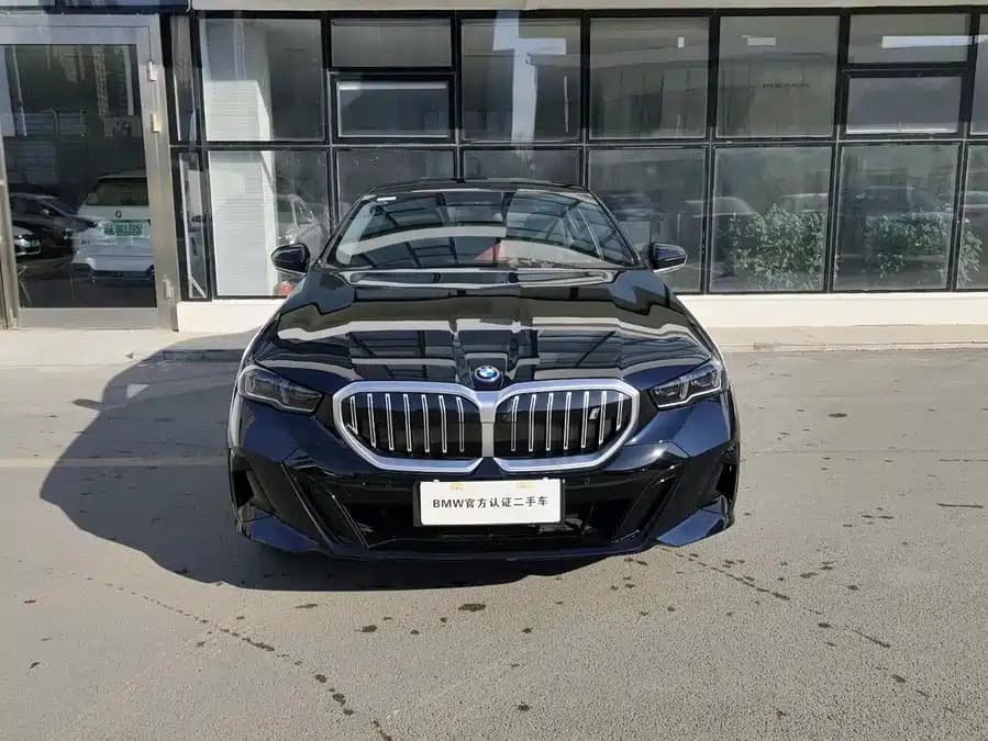 BMW i5