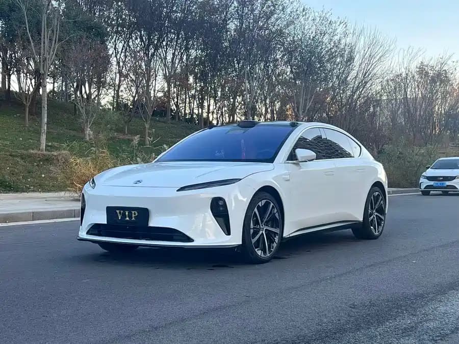 NIO ET5
