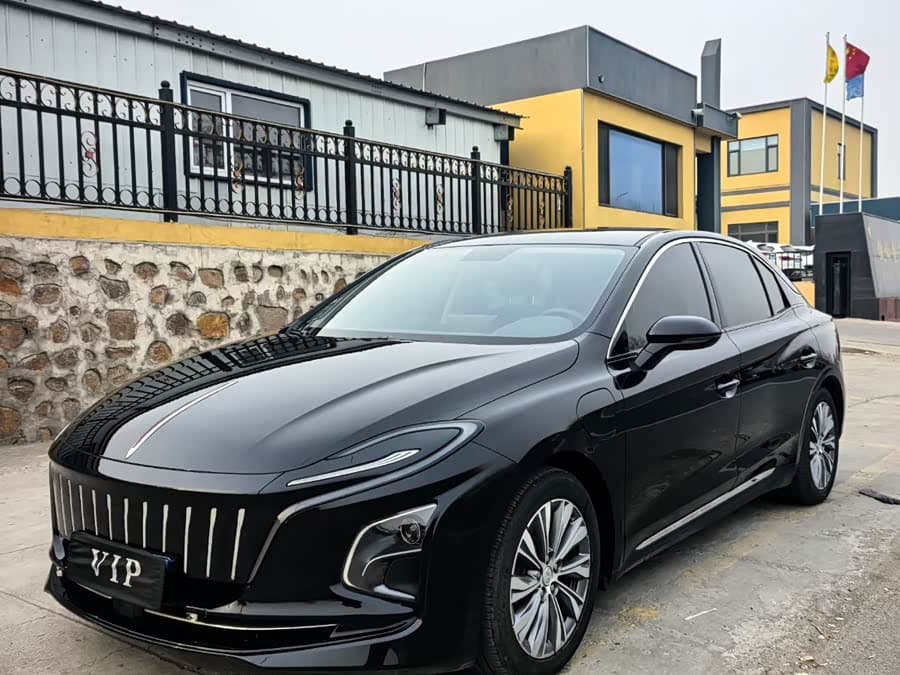 Hongqi E-QM5