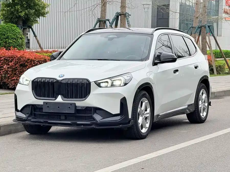 BMW iX1 2023