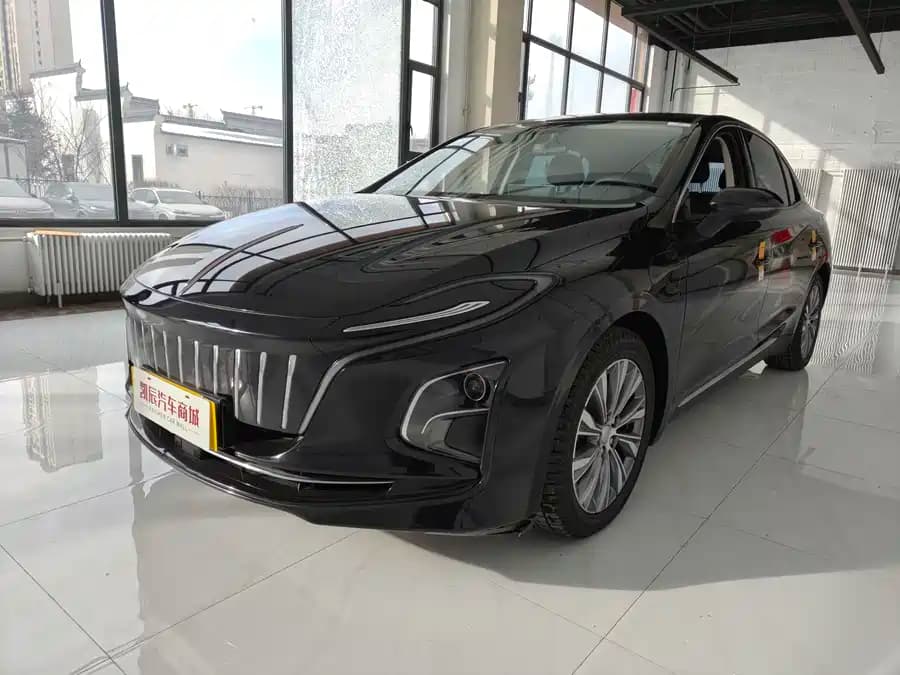 Hongqi E-QM5