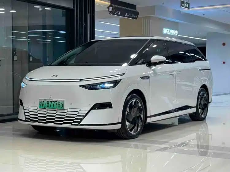 Xpeng X9