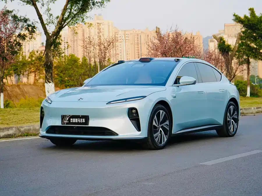 NIO ET5