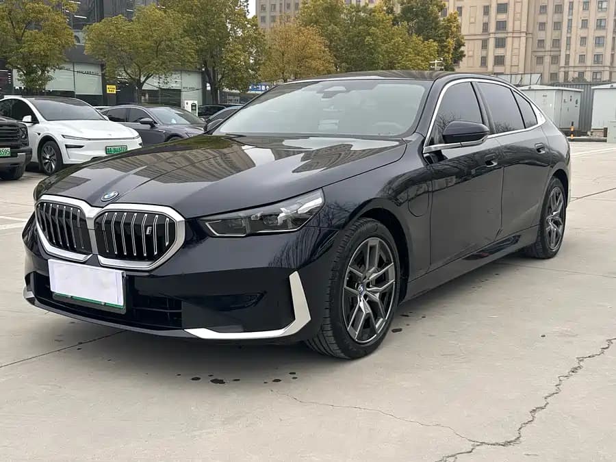 BMW i5