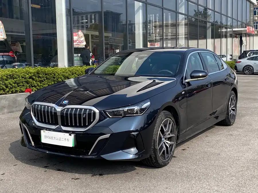 BMW i5