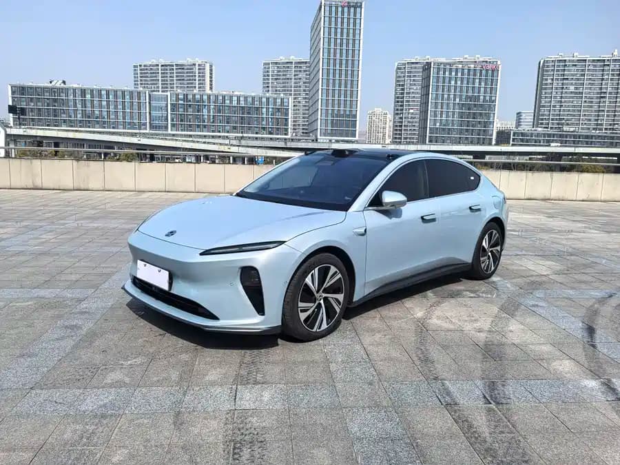 NIO ET5