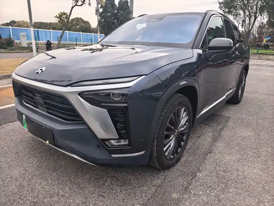 NIO ES8