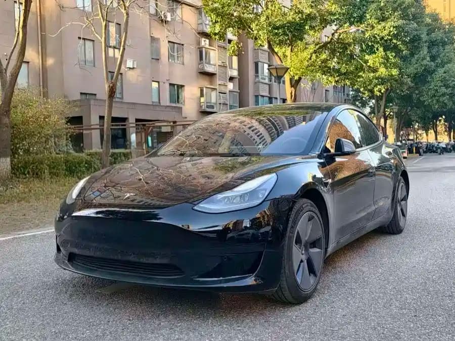 Tesla 3