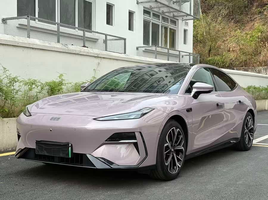 Geely Galaxy E8 2025