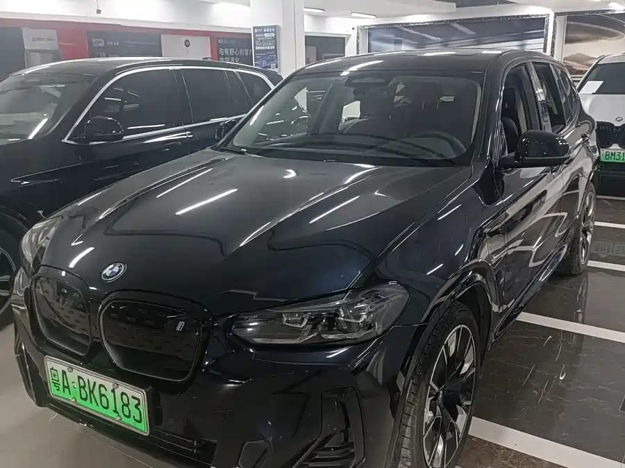 BMW iX3
