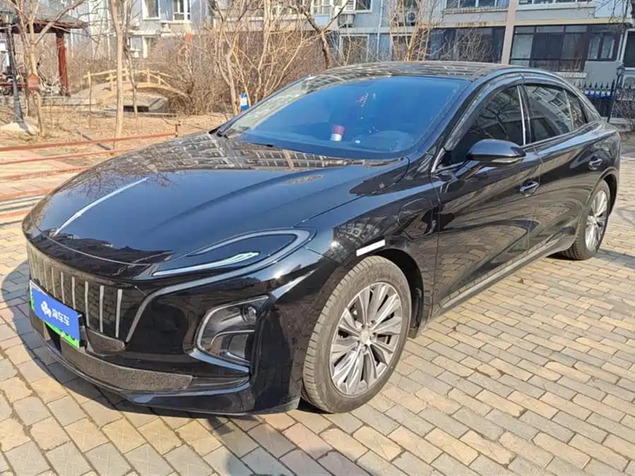 Hongqi E-QM5