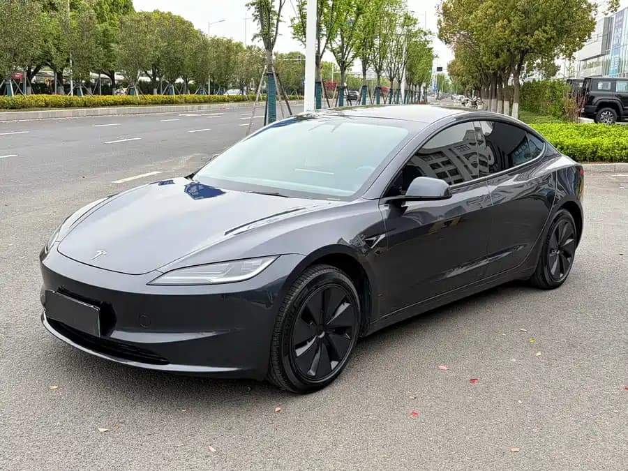 Tesla 3 2023