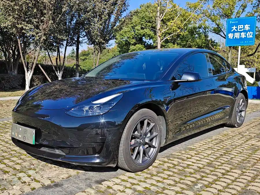 Tesla 3